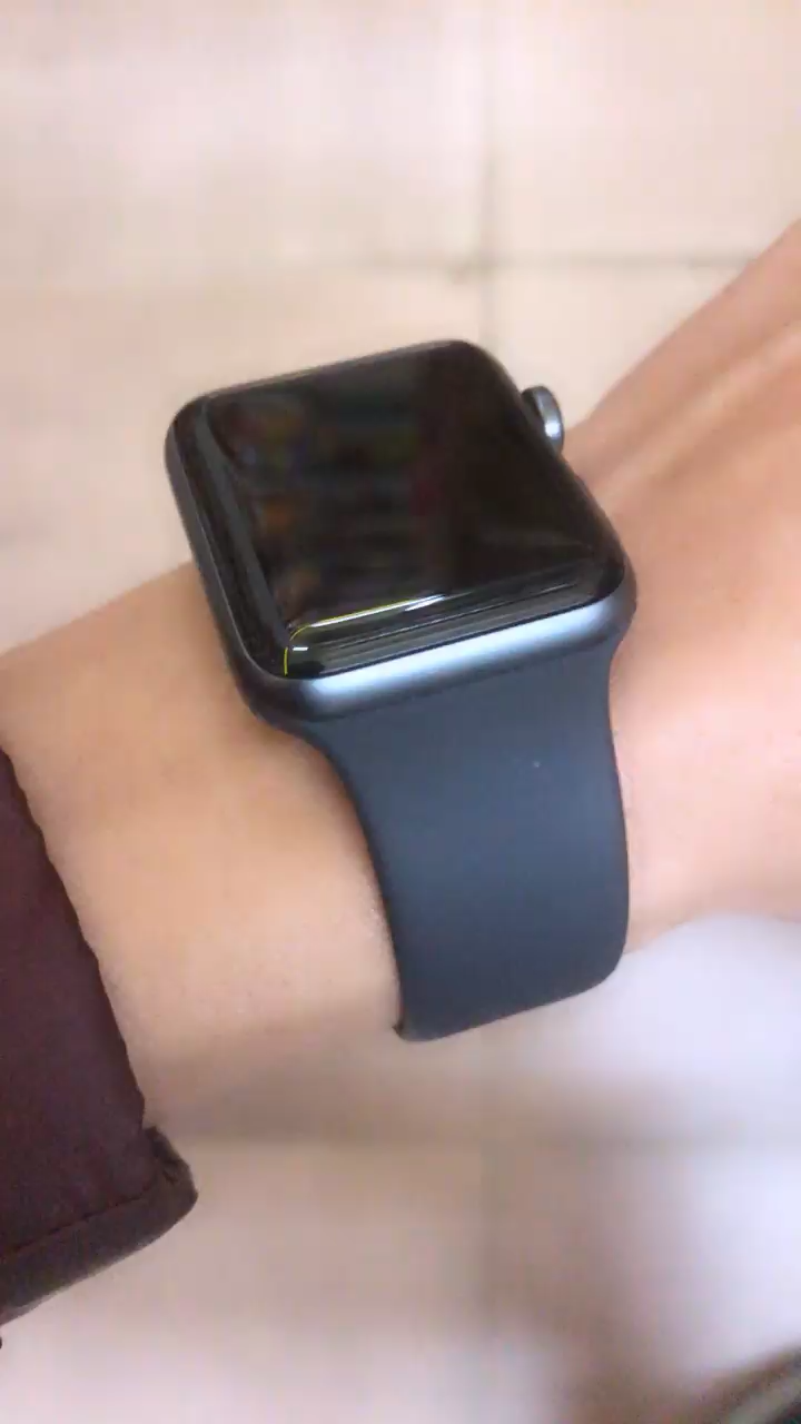 Apple Watch Series3 智能手表 GPS+蜂窝网络款 42毫米深空灰色铝金属表壳搭配黑色运动型表带晒单图
